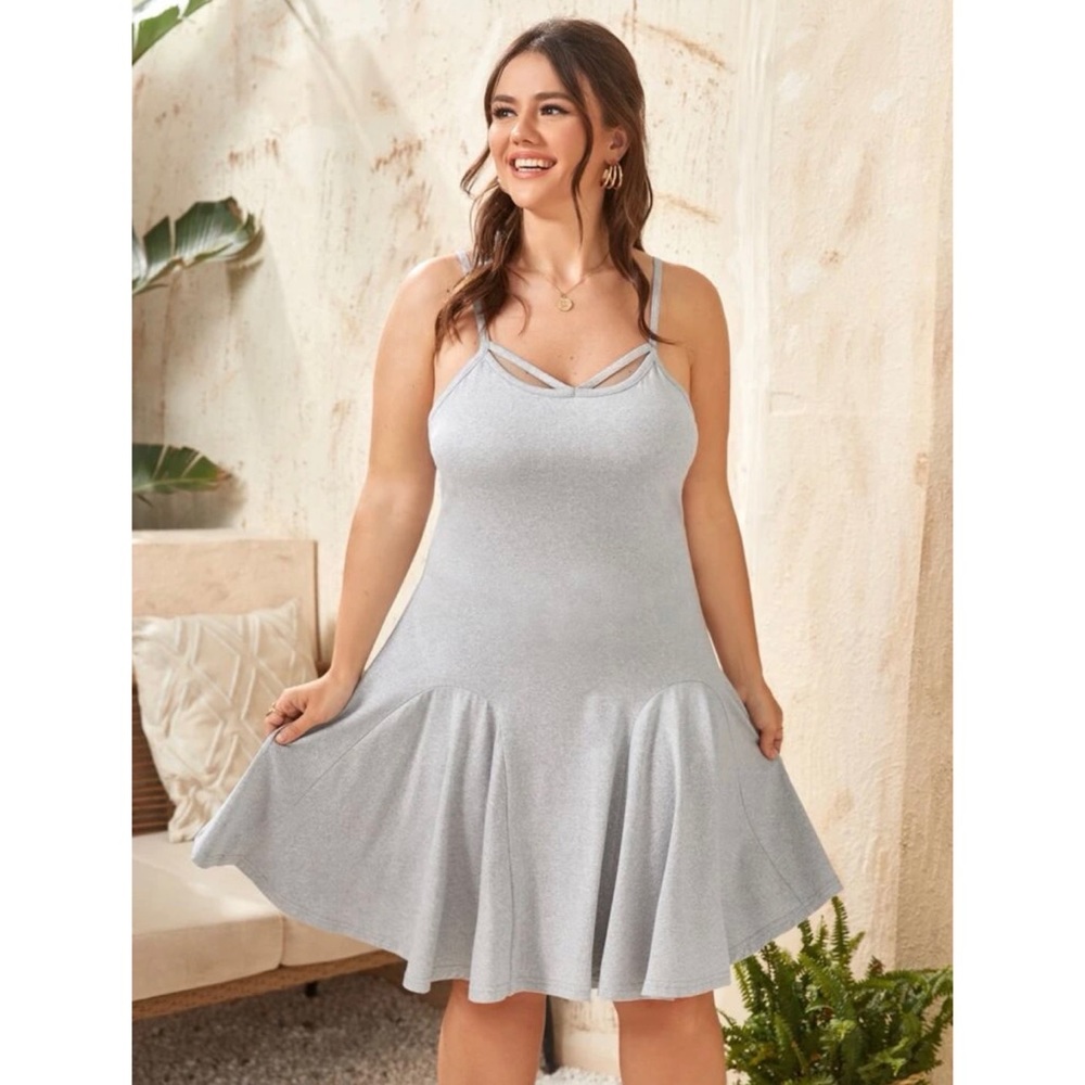 SHEIN Plus Solid Cami Dress